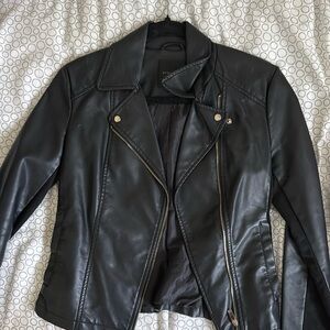 PLEATHER JACKET BLACK